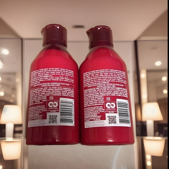 Redken Color Extend Shampoo & Conditioner W/ Cranberry Oil pH Balance Formula - Picture 2 of 6